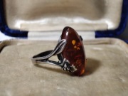 Stary pierścionek srebro 925 z dużym bursztynem 3,55g r. 14  PRL secesja