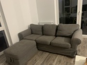 Kanapa 3-osobowa z podnóżkiem ze schowkiem