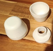 Zaślepki maskownice miski wiszącej sedesu WC ubikacji Toruń Ciechocinek 