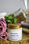 Ręcznie robiona świeca sojowa o zapachu Szampan z różą