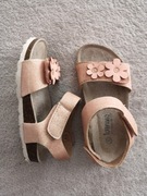 Skórzane błyszczące sandały w kwiatki na rzepy Lamino 28