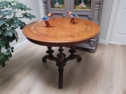 Stary okrągły  stolik  antyk 925/2026