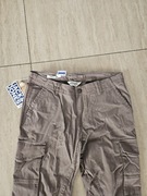 Spodnie z kieszeniami