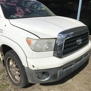 toyota tundra zderzak kompletny