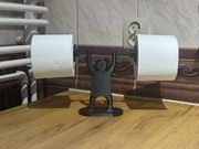 Śmieszny Stojak na Papier Toaletowy - Siłacz / Kulturysta