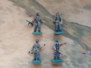 pomalowane figurki - niemieccy spadochroniarze