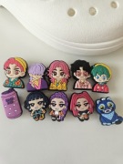 Crocs charms przypinki Huntrix Kpop Demon Hunters Rumi Zoey Mira