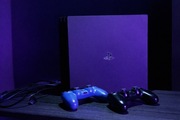 PS4 PRO 1TB Z GRAMI