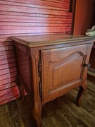 Stylowa szafka nocna