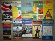 Zestaw map turystycznych.