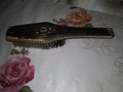 Stylowa retro szczotka do ubrań 