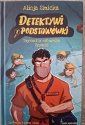 Książka Detektywi z Podstawówki- Tajemnica Ratownika Szyszki