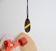 Shield | Biżuteria sportowa | Naszyjnik cruiser z drewna i żywicy