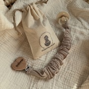 Muślinowa zawieszka do smoczka z grawerem