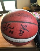 Piłka Molten z autografami koszykarzy Legii Warszawa