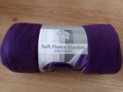 koc z fioletowego polaru