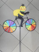 Wiatraczek wiatrak dla dzieci pszczoła na rowerze rower wiatrak ogrodowy