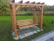 Pergola z huśtawką z drewna 