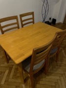 Stół i cztery krzesła