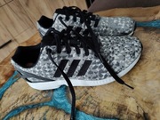 Buty sportowe firmy Adidas model Torsion 