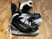 Łyżwy CCM Tacks 9040 rozmiar 29,dł wkladki 18,2 cm