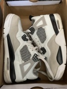 Jordany 4 military black