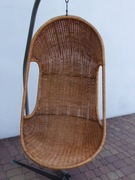 Wiszący fotel wiklinowy-kokon, ogrodowy
