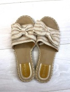 (mało noszone) Sandały klapki z kokardą