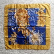 apaszka niebieska żółta kwiaty