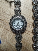 Srebrny zegarek damski quartz 