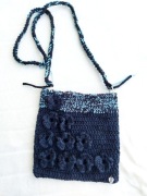 Mała torebka crochet listonoszka, ręcznie robiona 