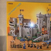 LEGO 10305 ICONS - Zamek rycerzy herbu Lew