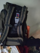 Duży plecak ze stelażem wraz z odpinanym małym plecakiem i saszetką 