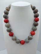 Unikatowy Naszyjnik: Krzemień Pasiasty i Koral Czerwony – Duże Kule (46 cm)