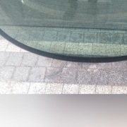 Szyba tylna z nissan primera 