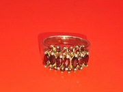 Przepiekny pierscien srebro 925  granaty