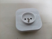 GNIAZDO POJEDYNCZE Z UZIEMIENIEM - BIAŁE ELDA-LIDER