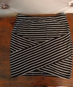 Spódniczka asymetryczna w paski