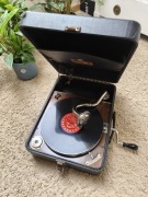 Unikatowy Gramofon Walizkowy Deutsche Grammophon + 10 Płyt + Igły | Sprawny