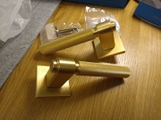 Klamki do drzwi zestaw 3 komplety i jeden komplet rozet WC