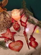 Ozdoby choinkowe z żywicy biało-czerwono-złote