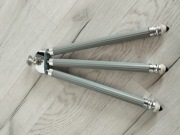 Stary statyw rozkładany do aparatu fotograficznego 