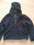 czarna bluza z kapturem 
