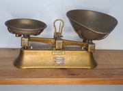 Antyczna waga Gardner & Sons London z odważnikami, mosiądz Lata 1920-1940