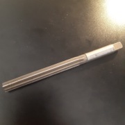 Rozwiertak ręczny HSS 15 mm dedykowany do tulei PTFE