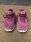 Buty damskie / dziewczęce NIKE REVOLUTION 3 rozmiar 35,5 (22 cm)