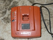 HILTI  C7/24 ładowarka do aku