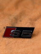 Oryginalny Emblemat Audi S5 Na Grill 