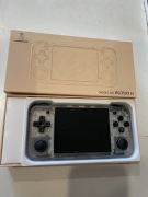 Przenośna konsola do gier retro Anbernic RG35XX H