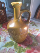 Dzbanek na miód i 4 malutki kubeczki trochę wyszczerbione więc są gratis